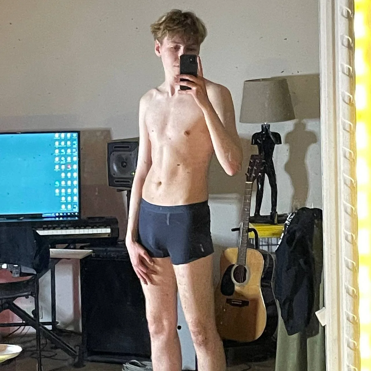 XXX Porn Photo of Nude Tommy_passion 5
