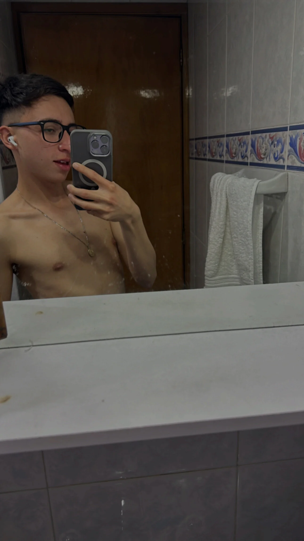 XXX Porn Photo of Nude CamiRojas_boy 15