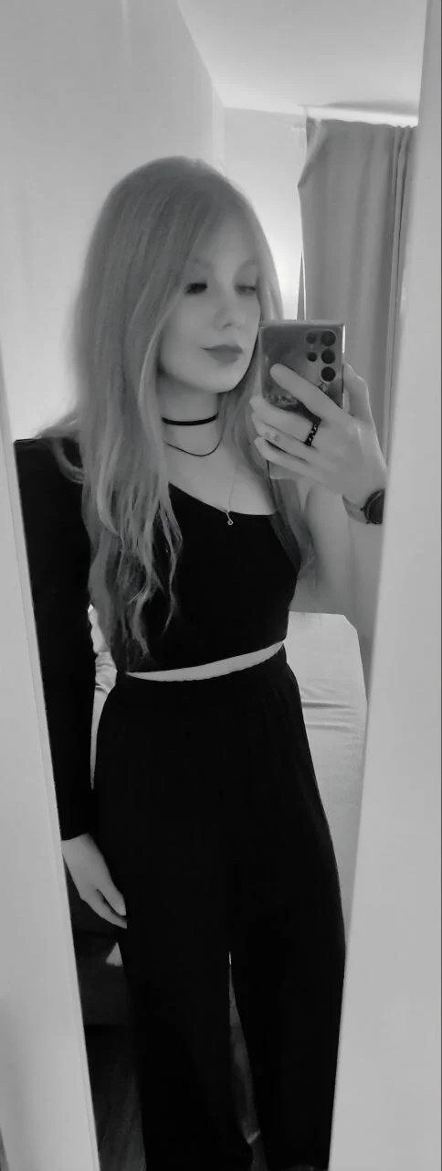 XXX Porn Photo of Nude Foxy_Bright 24