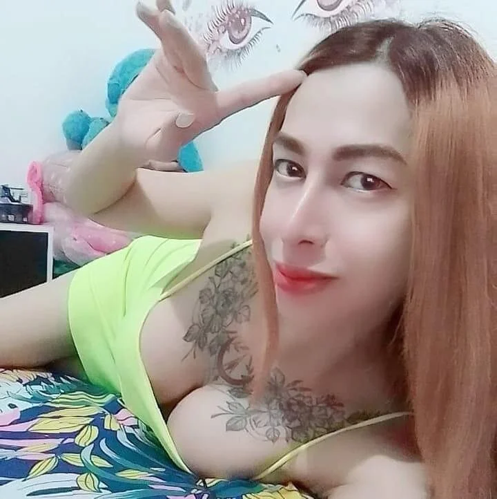 XXX Porn Photo of Nude SuckMyBigLollipop 4