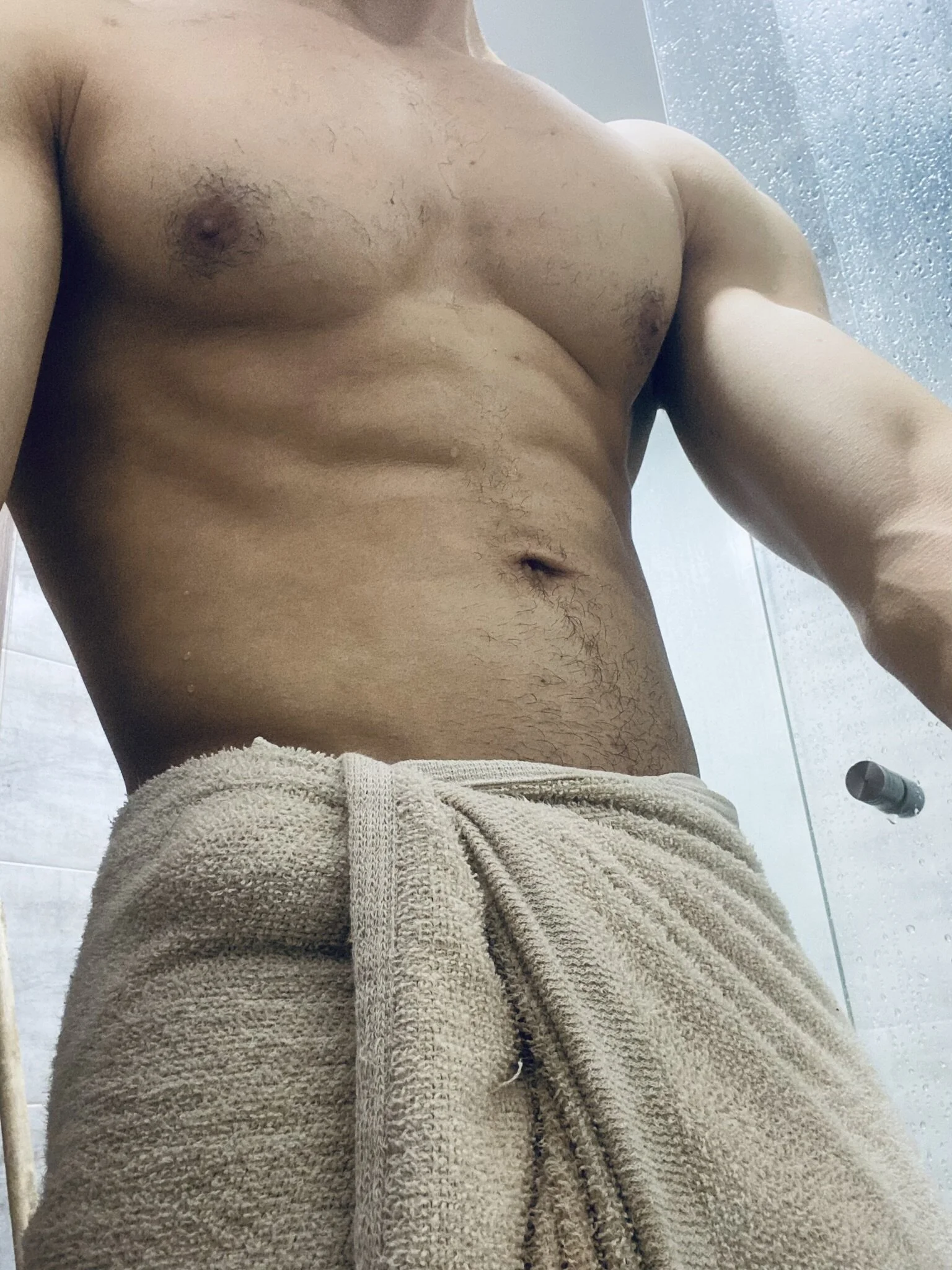 XXX Porn Photo of Nude AlessandroKiing 3