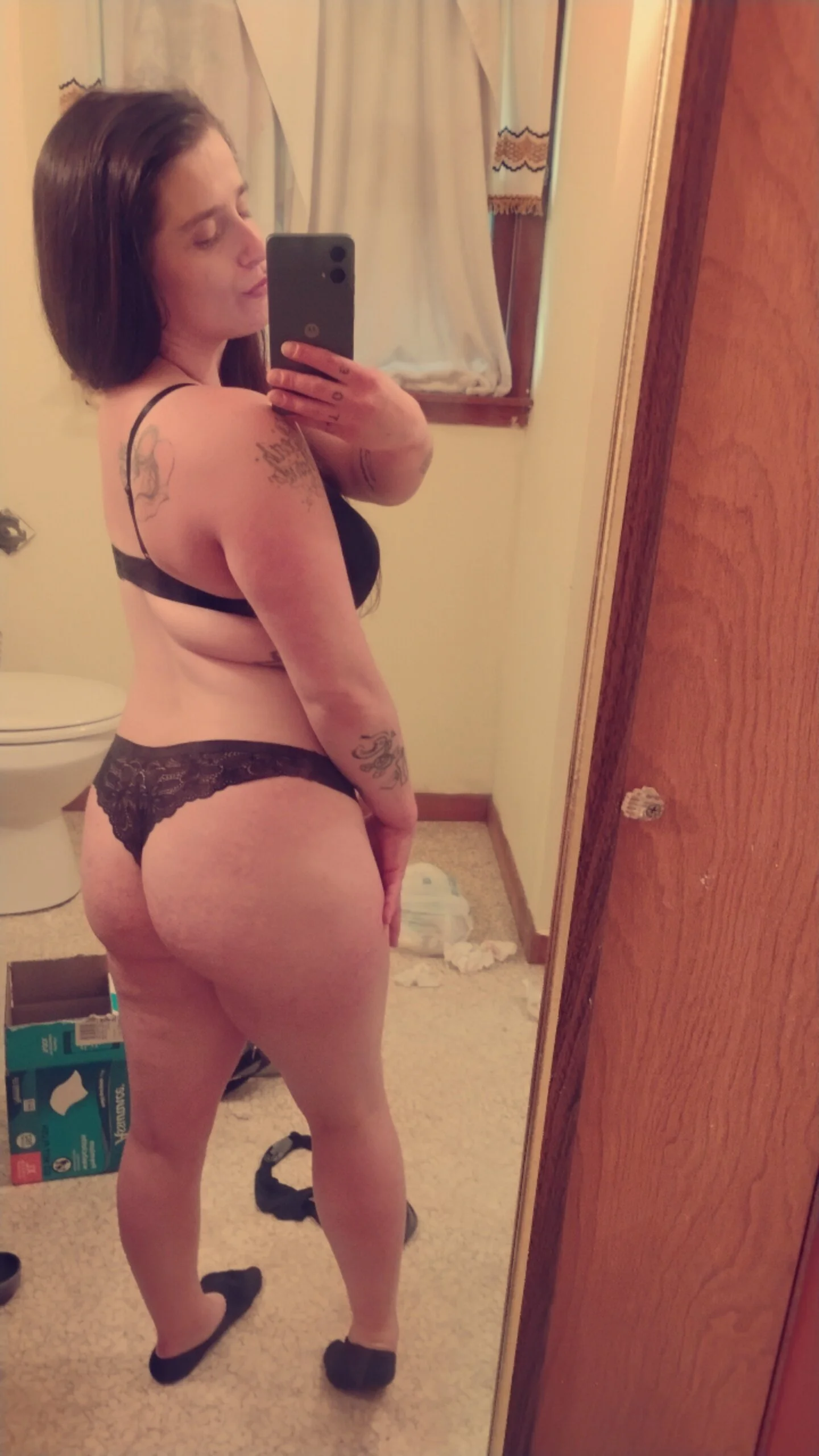 XXX Porn Photo of Nude toecamel1 1