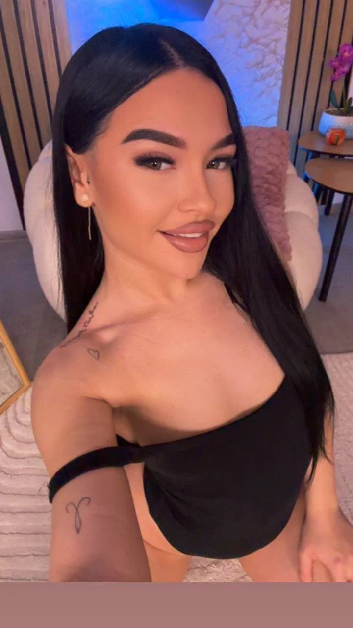 XXX Porn Photo of Nude SashaLorrenz 3