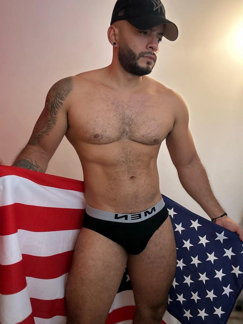 XXX Porn Photo of Nude Mike_savage3 93