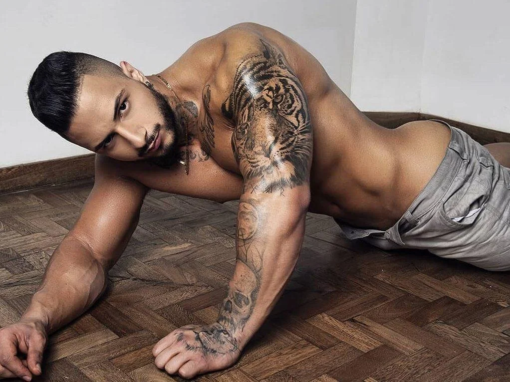 XXX Porn Photo of Nude max_dic1 2