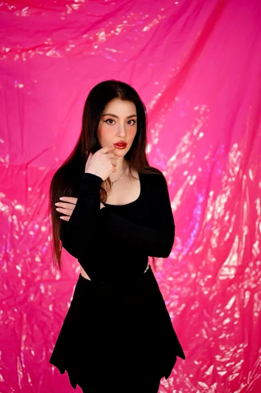 XXX Porn Photo of Nude Emily_Less 2