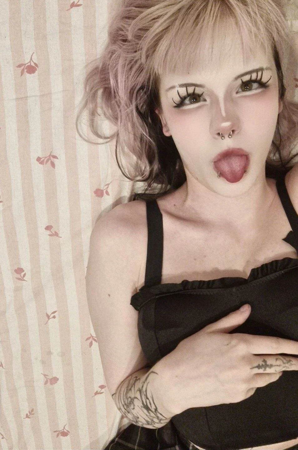 XXX Porn Photo of Nude VelvetAlice 3