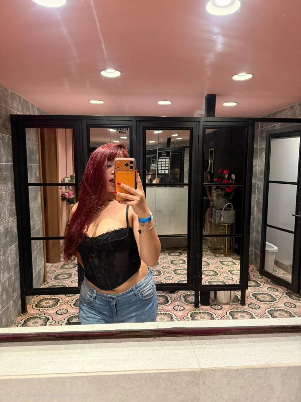 XXX Porn Photo of Nude Izobeth 2