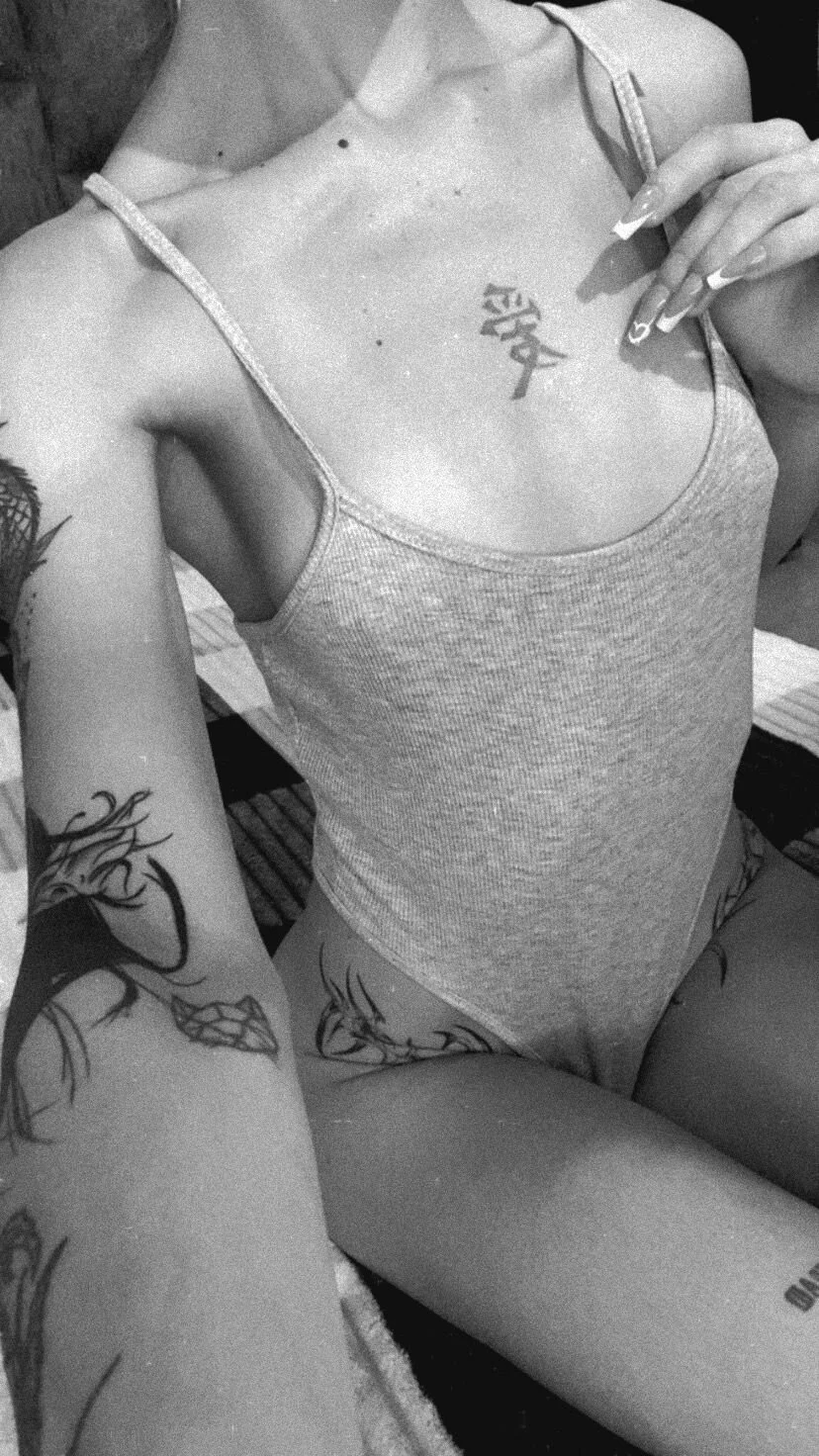 XXX Porn Photo of Nude emily_pons 4
