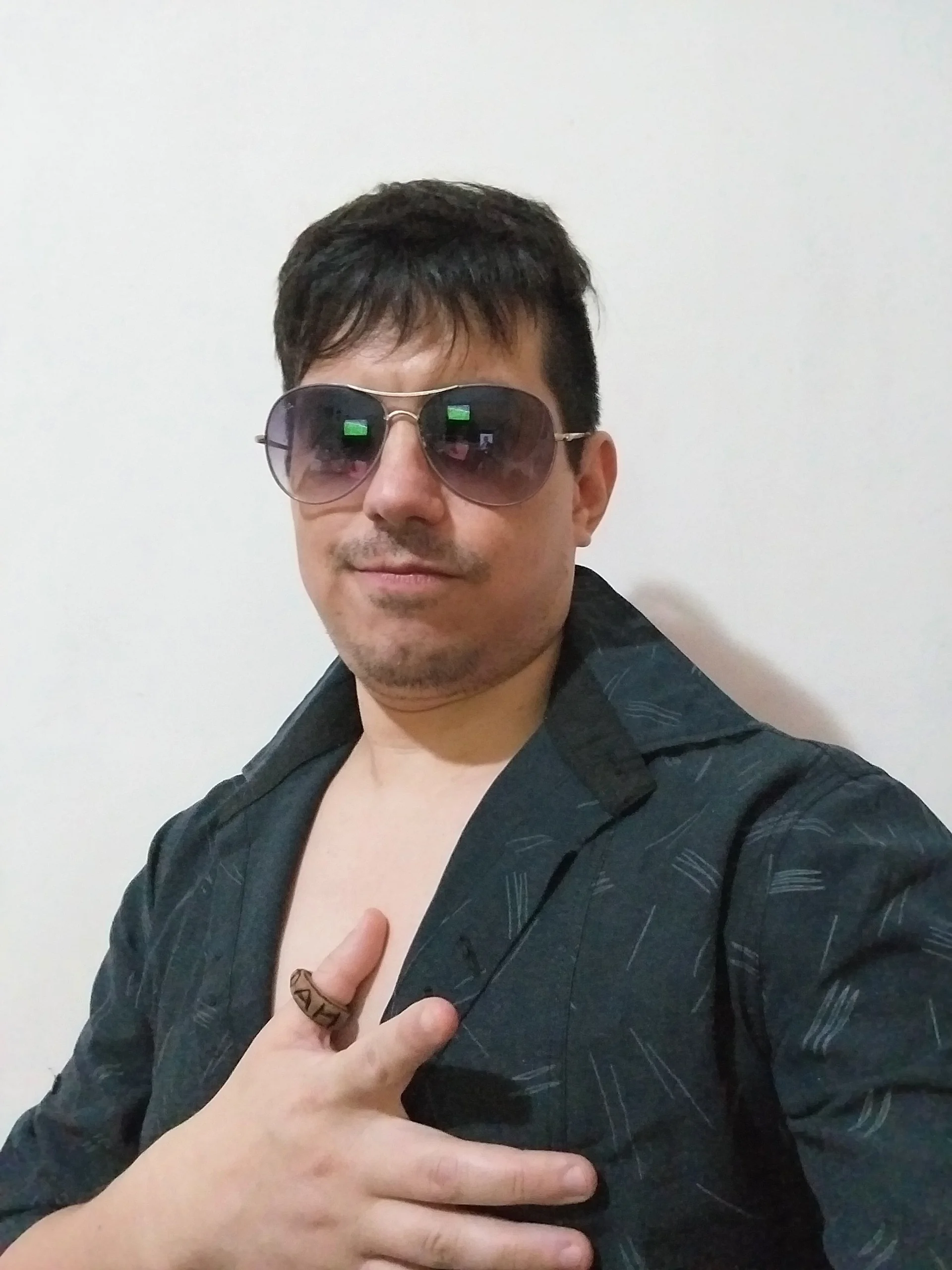 XXX Porn Photo of Nude Robbie_1987 2