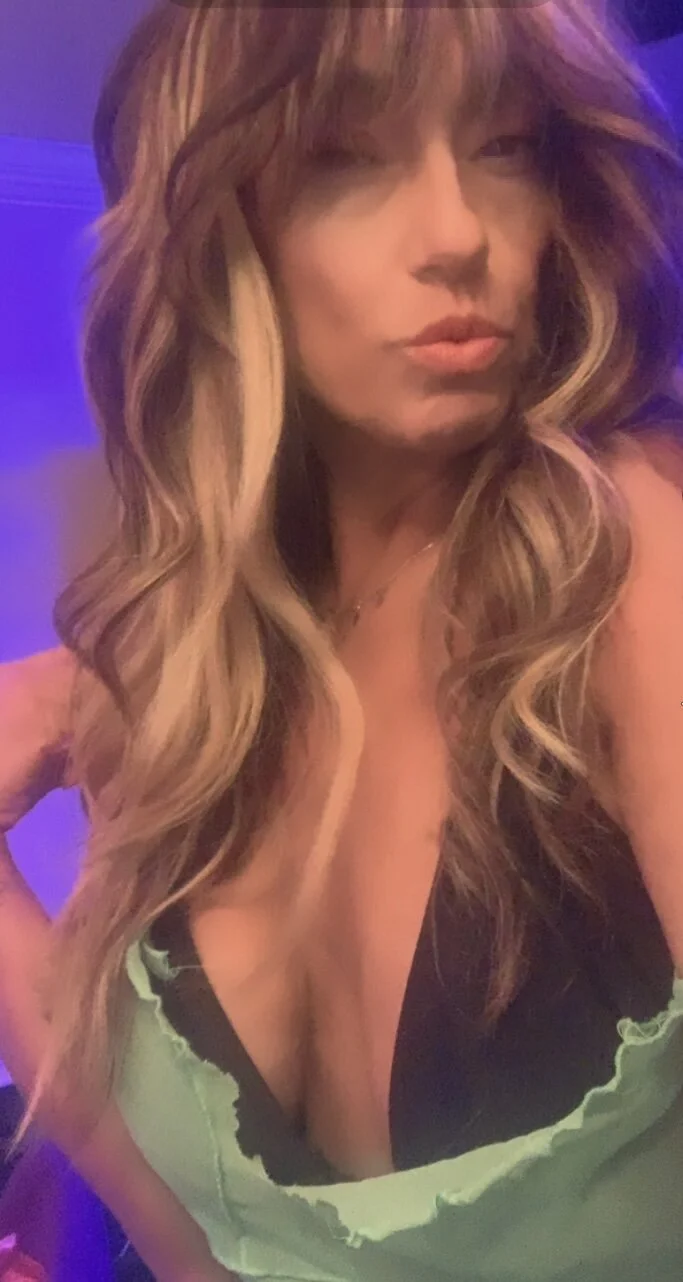 XXX Porn Photo of Nude Raventhemilf 4