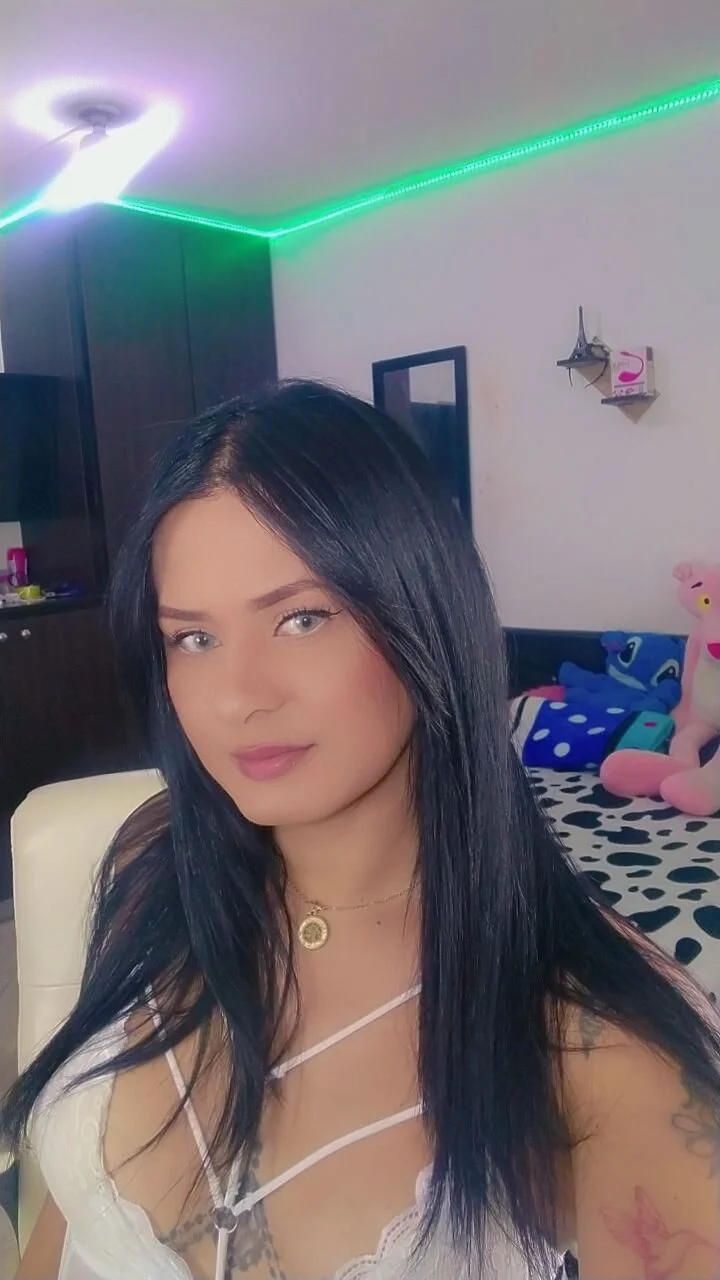 XXX Porn Photo of Nude horny_val_ 2