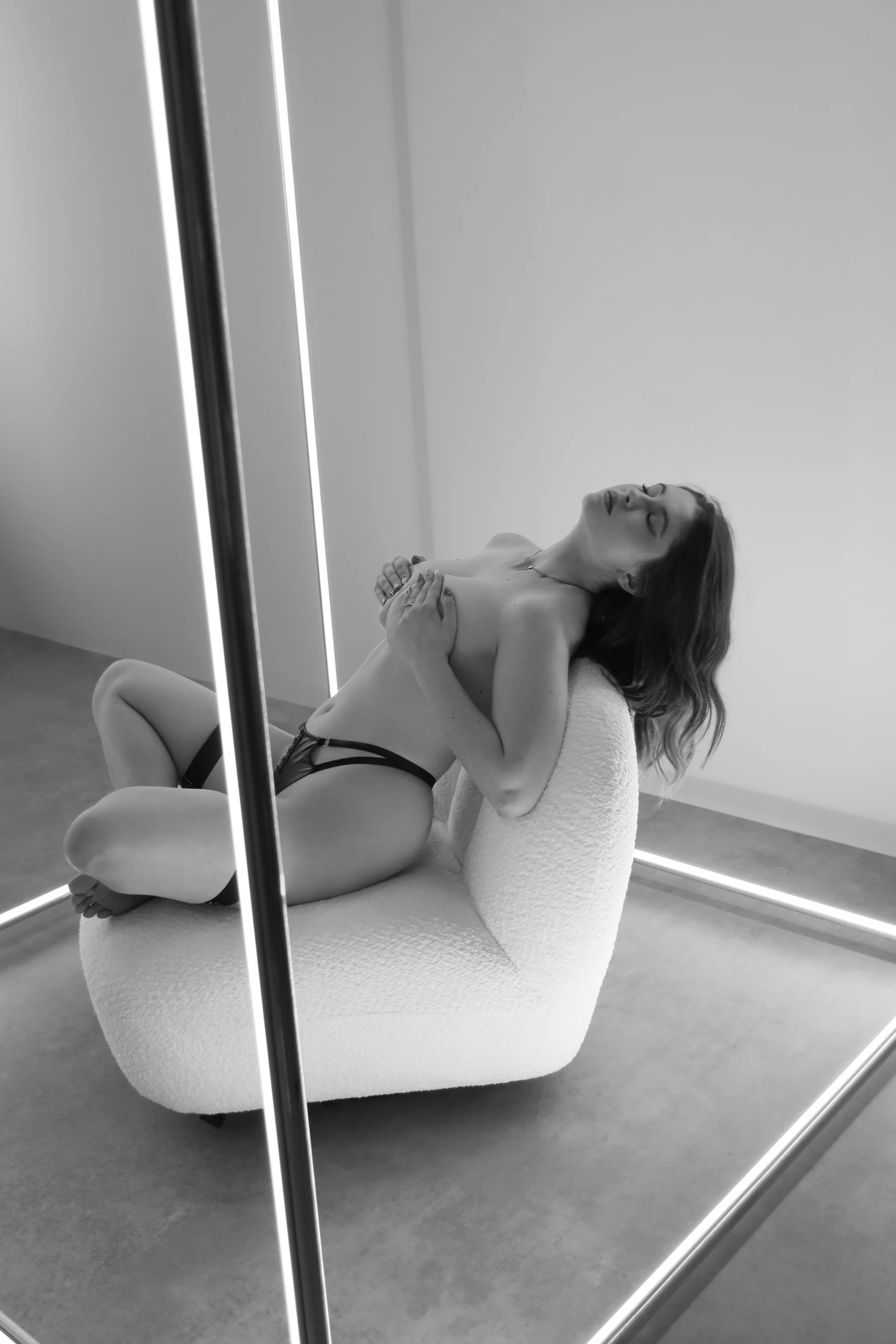 XXX Porn Photo of Nude ElzaJons 55