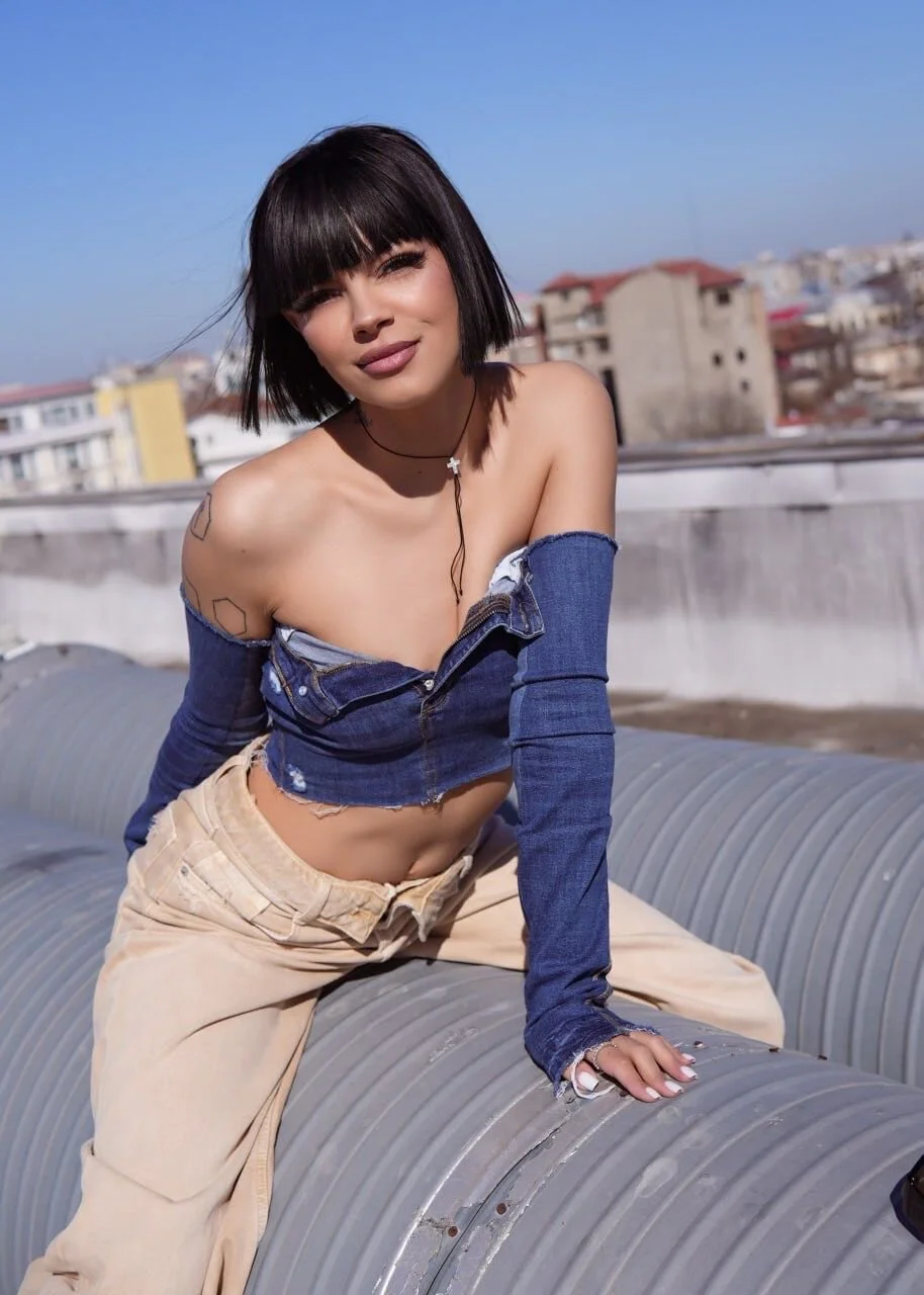 XXX Porn Photo of Nude RebeccaBurns 1