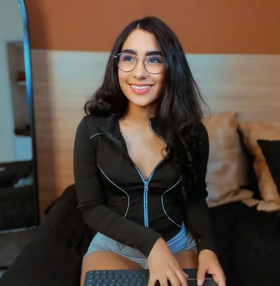 XXX Porn Photo of Nude scarlett25__ 22