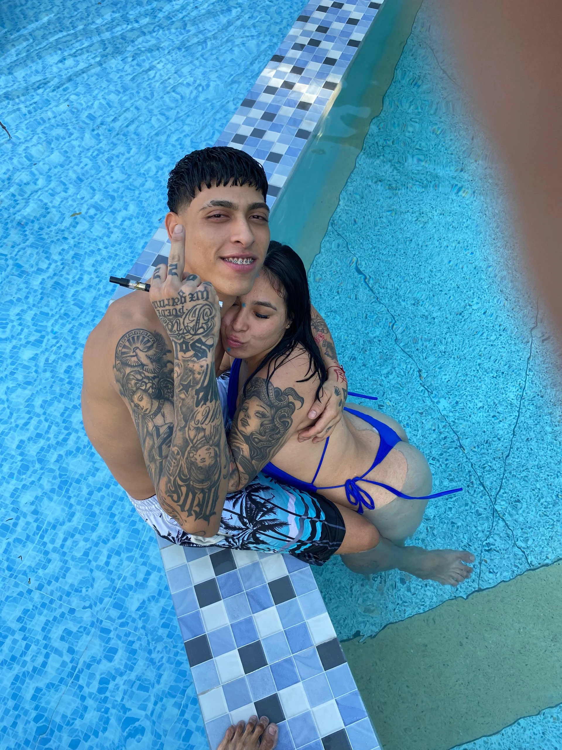XXX Porn Photo of Nude COUPLE_NAUHTY 4