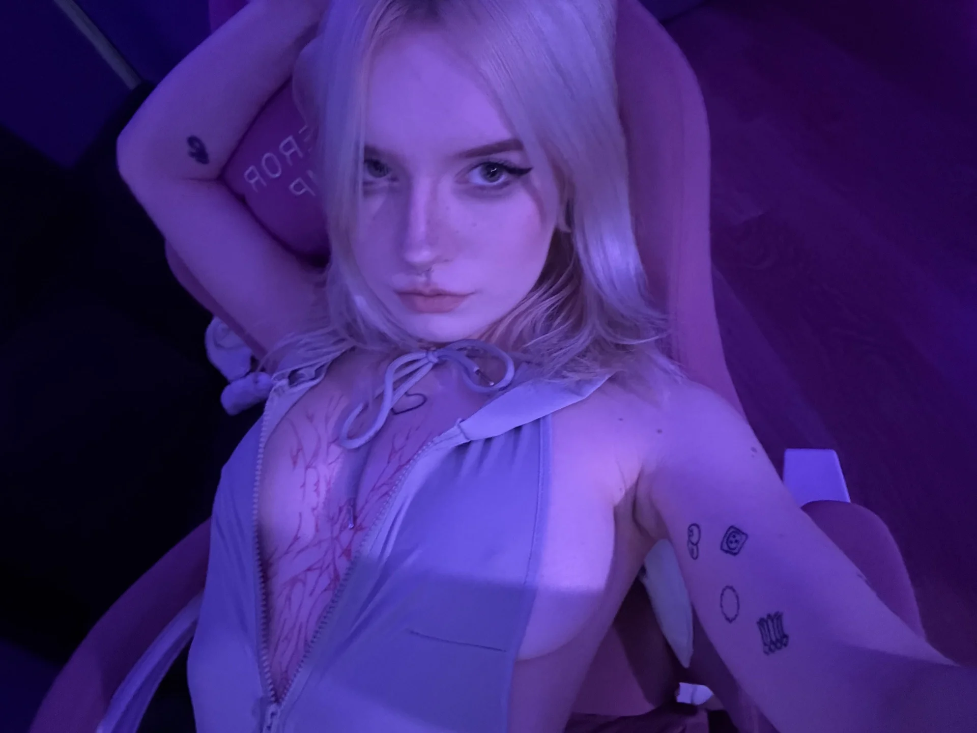 XXX Porn Photo of Nude godlikegirlyy 32