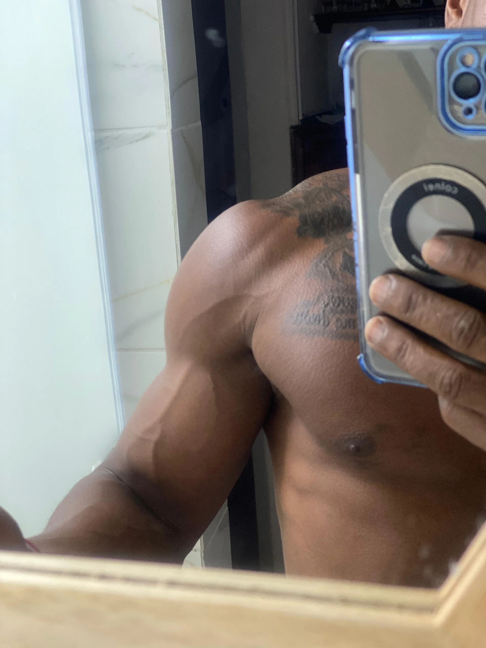 XXX Porn Photo of Nude ronnie_7777 5