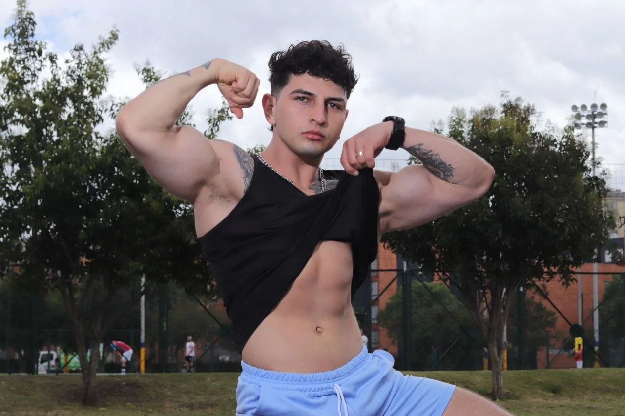 XXX Porn Photo of Nude Angeloferrocam 9
