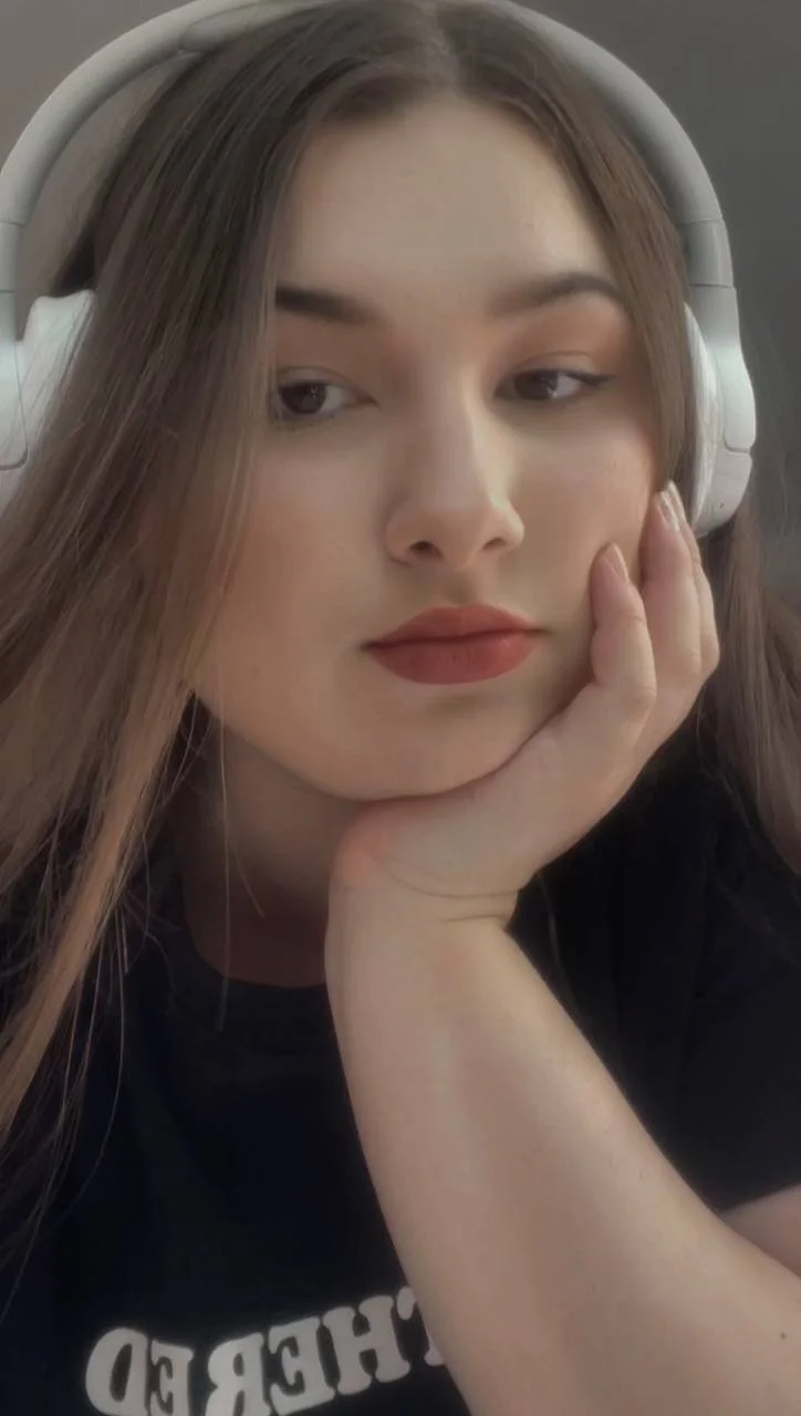 XXX Porn Photo of Nude Lizzy_Sky 7