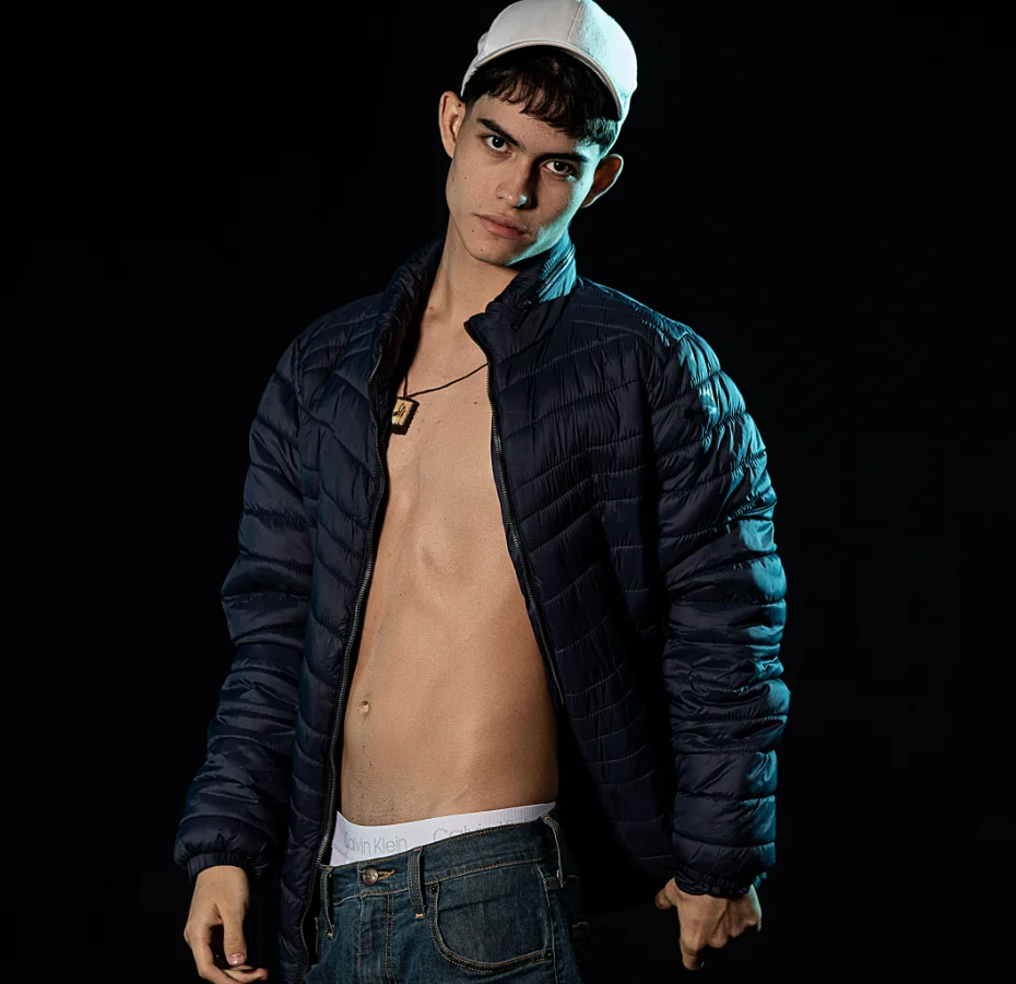 XXX Porn Photo of Nude Danmaxwell_ 7