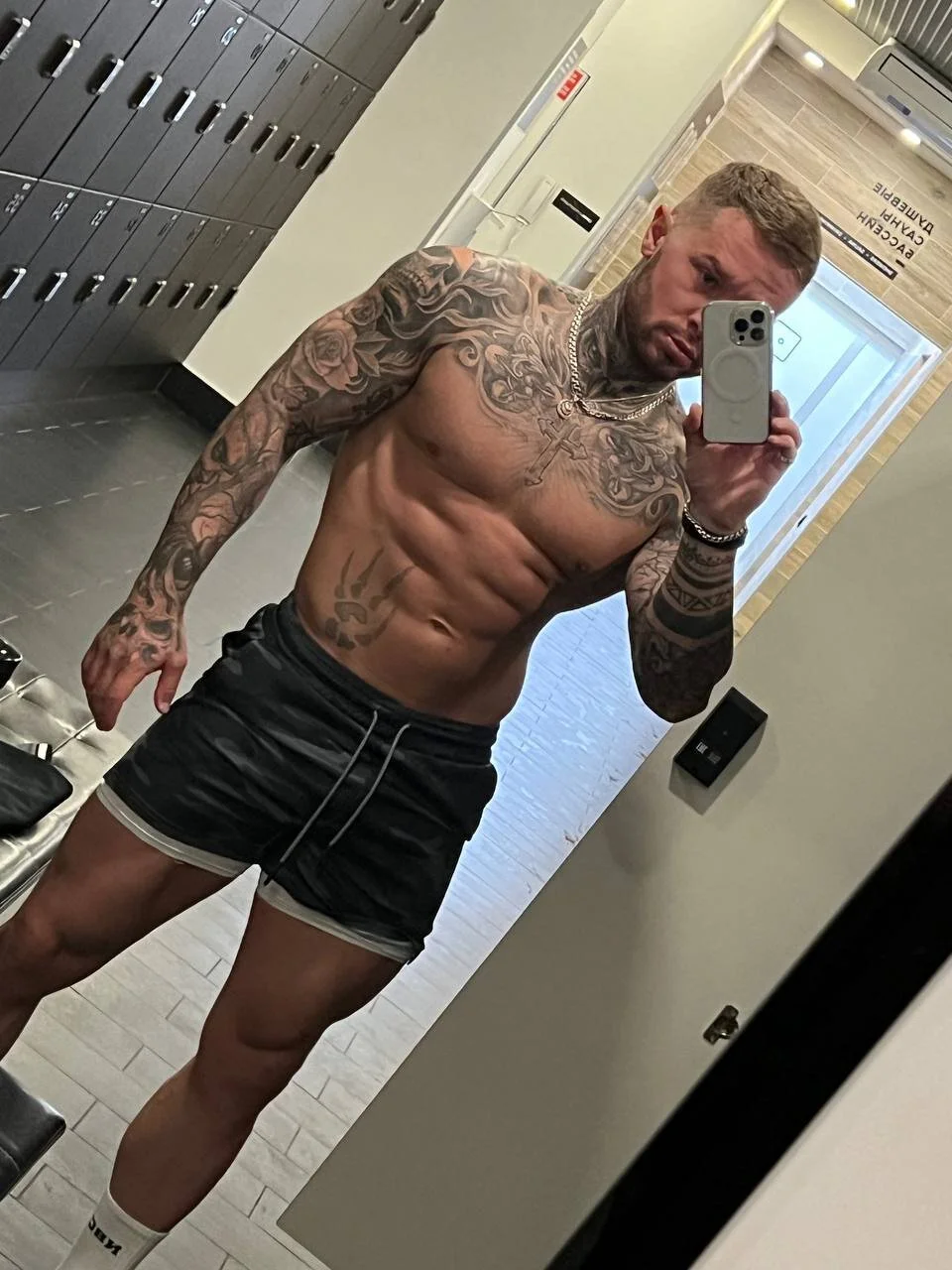 XXX Porn Photo of Nude NickHOWLEN 3