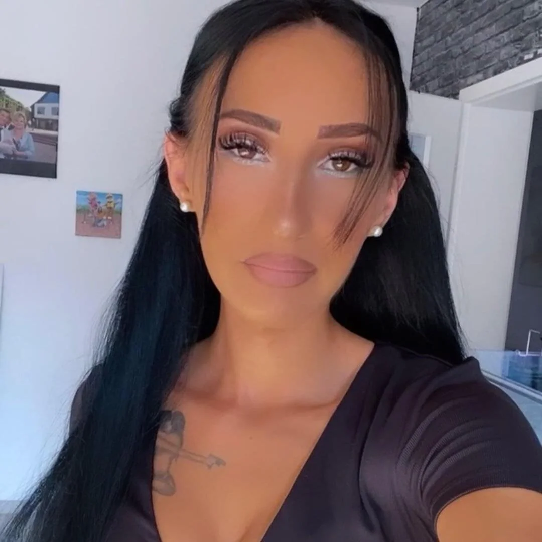 XXX Porn Photo of Nude Emi_RoseMaus 7