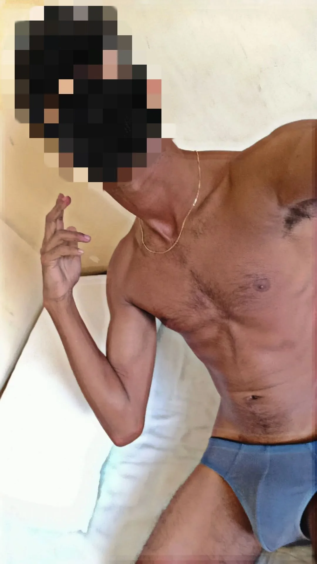 XXX Porn Photo of Nude UR_skinny_boy 1
