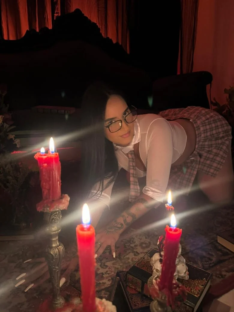 XXX Porn Photo of Nude Emily_luve 41