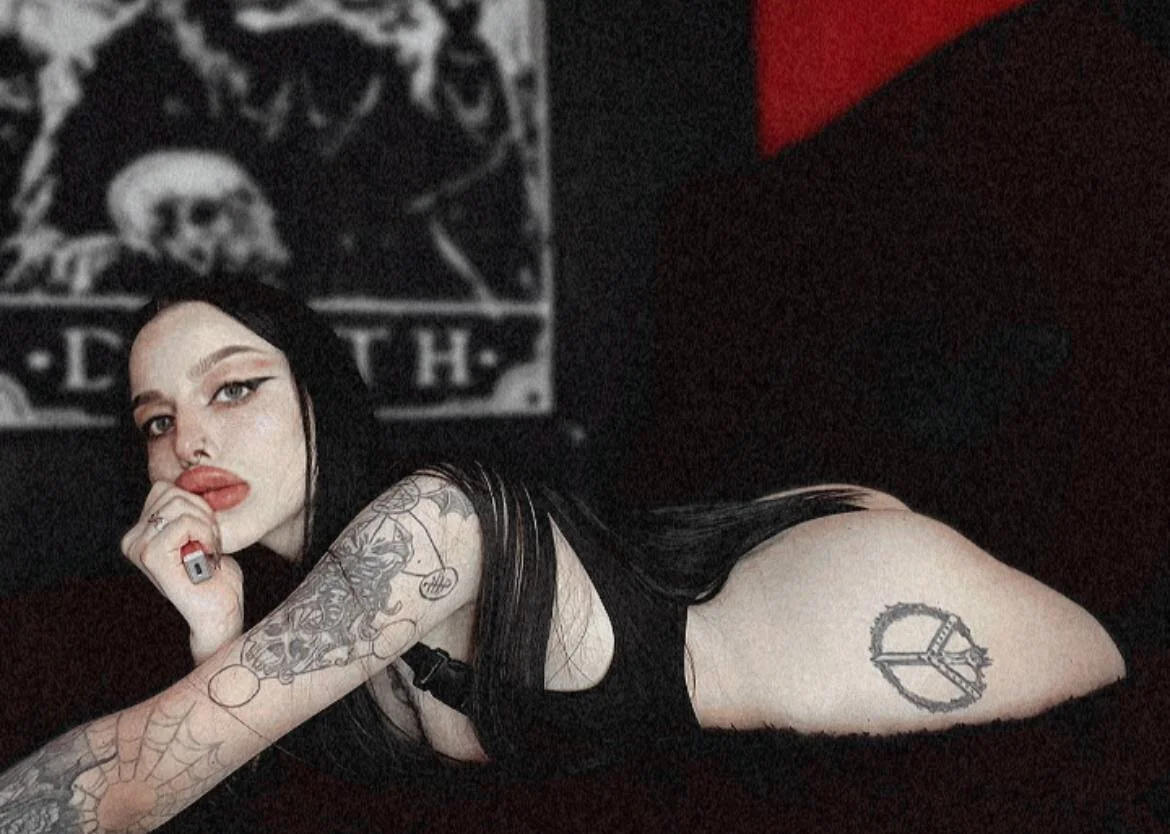 XXX Porn Photo of Nude alexx_succubus 19