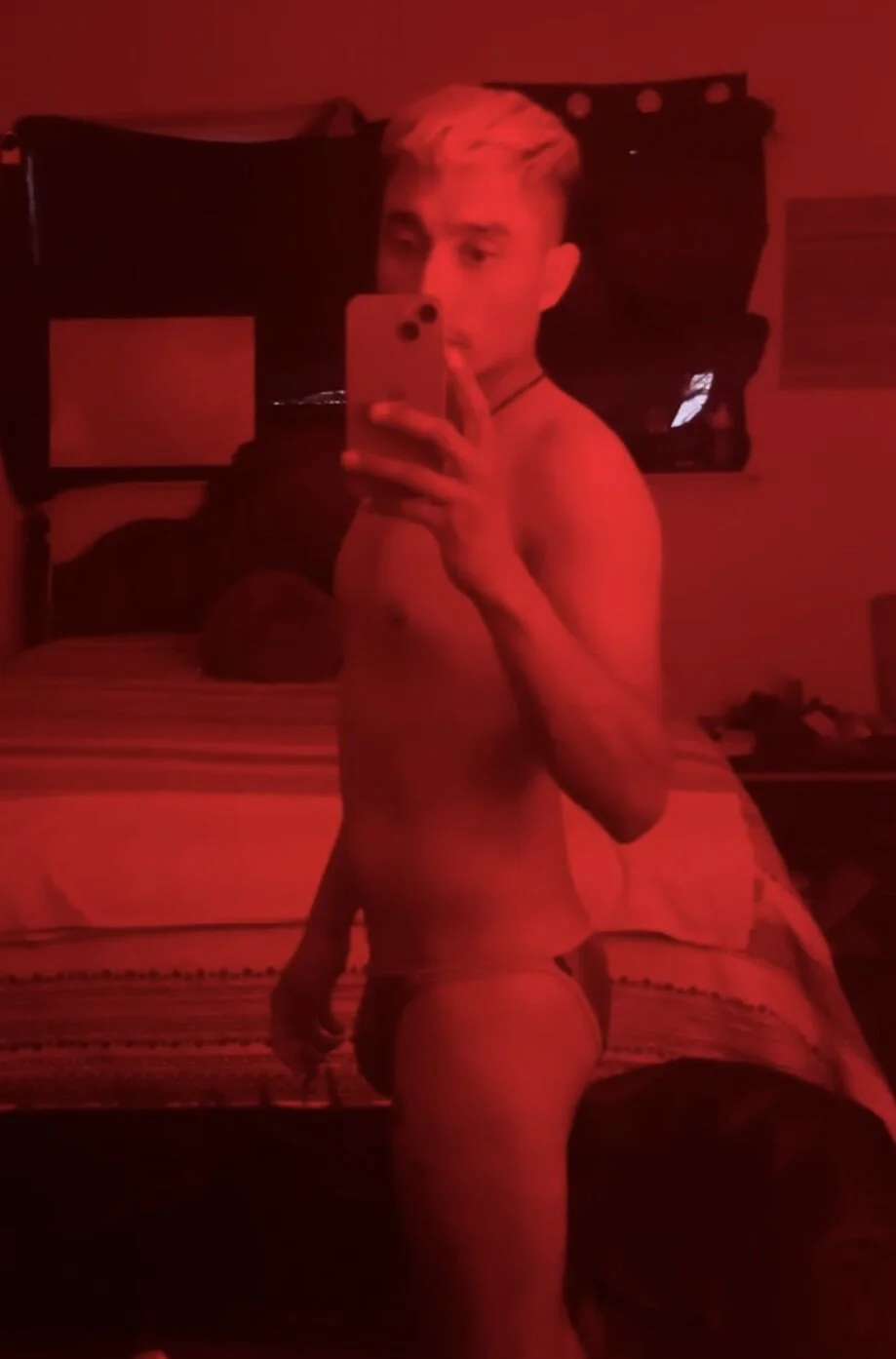 XXX Porn Photo of Nude lRainbowBoy 3