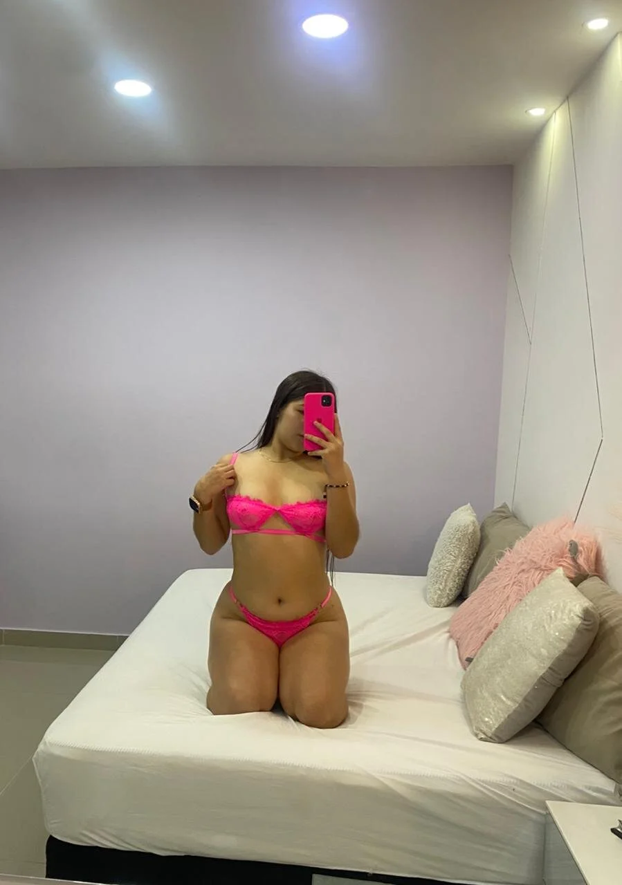 XXX Porn Photo of Nude JonesDiaz 1