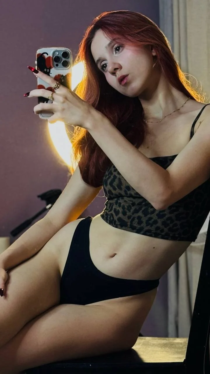 XXX Porn Photo of Nude Dearly_Emily 15