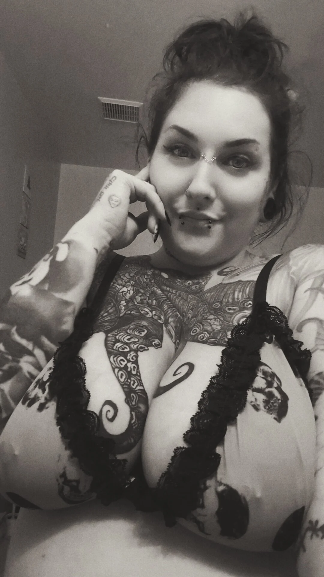XXX Porn Photo of Nude Riverm00n 39