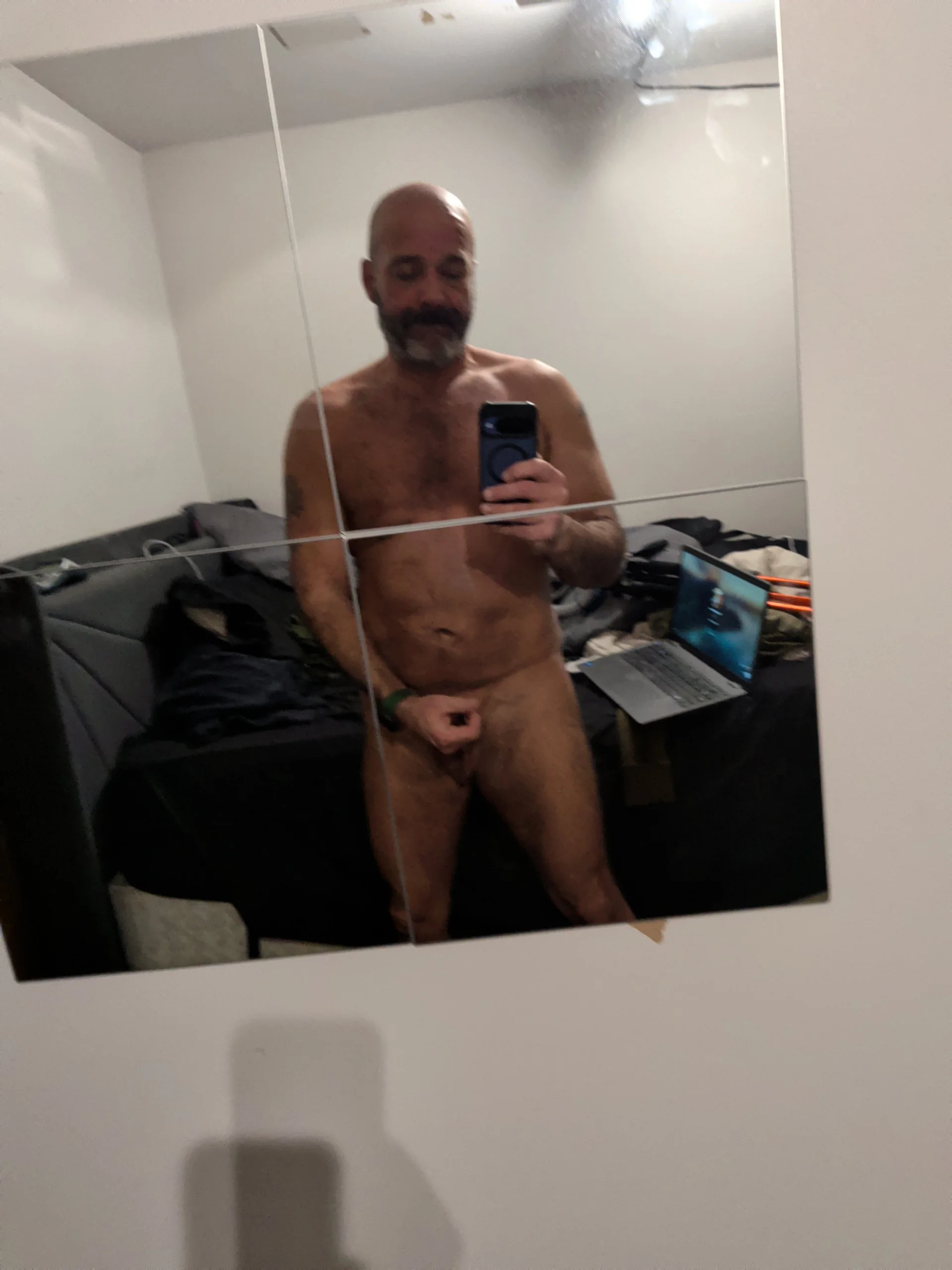 XXX Porn Photo of Nude hungandsensitive 1