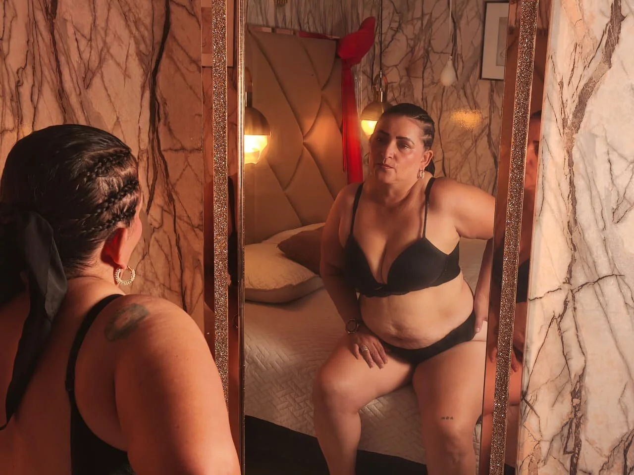 XXX Porn Photo of Nude Millf_scarlett 6