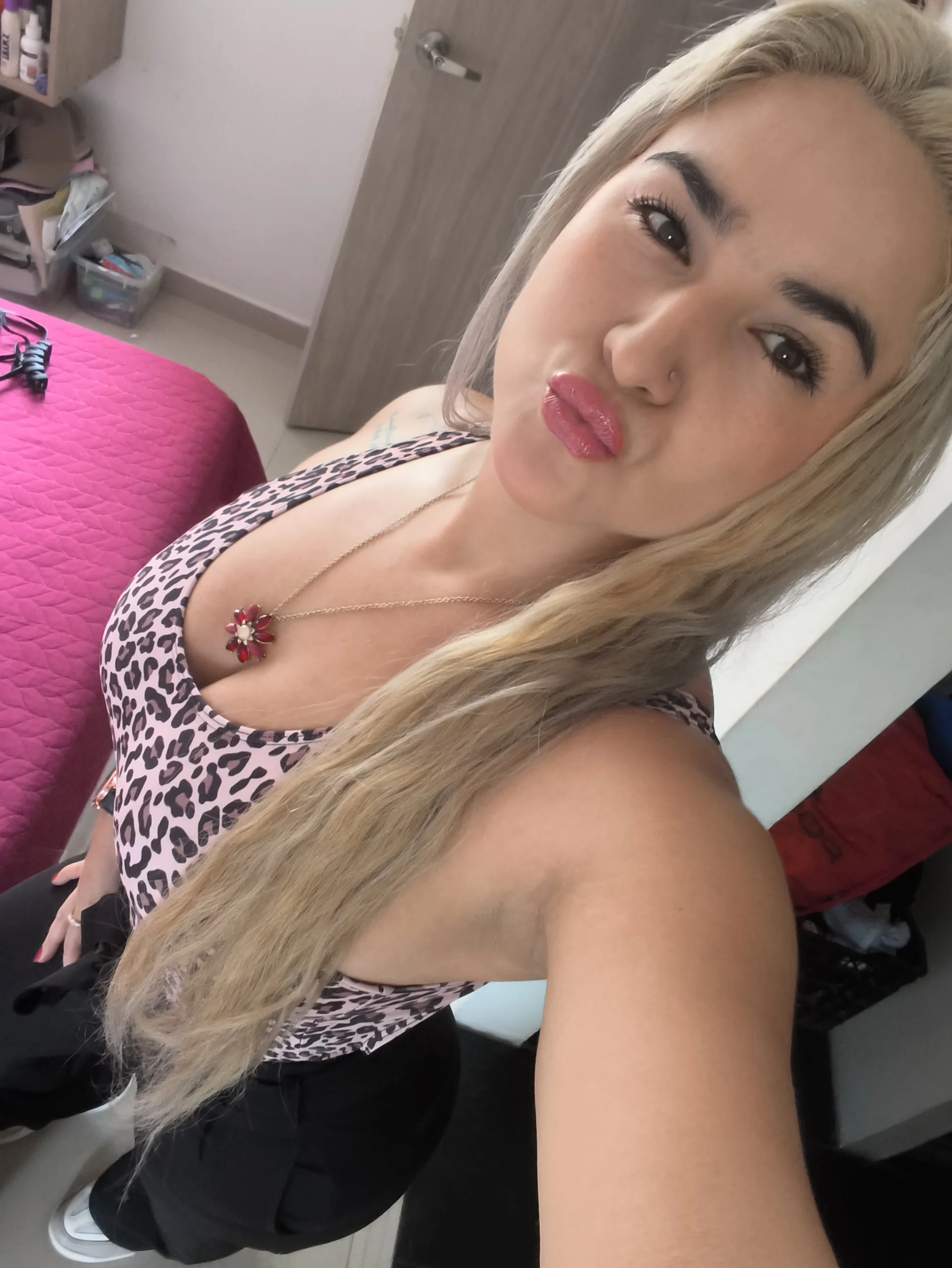 XXX Porn Photo of Nude violet-grey 6