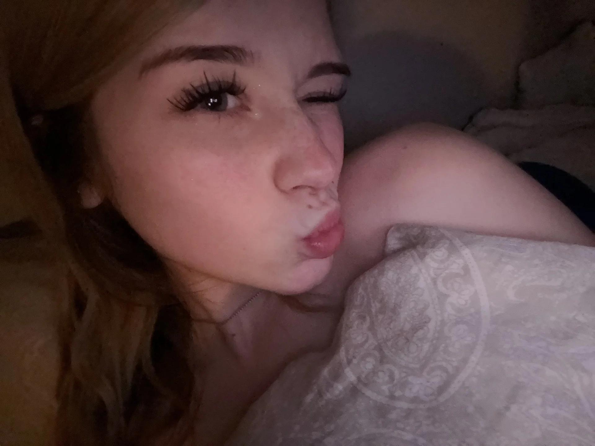 XXX Porn Photo of Nude o0XxAlicexX0o 7