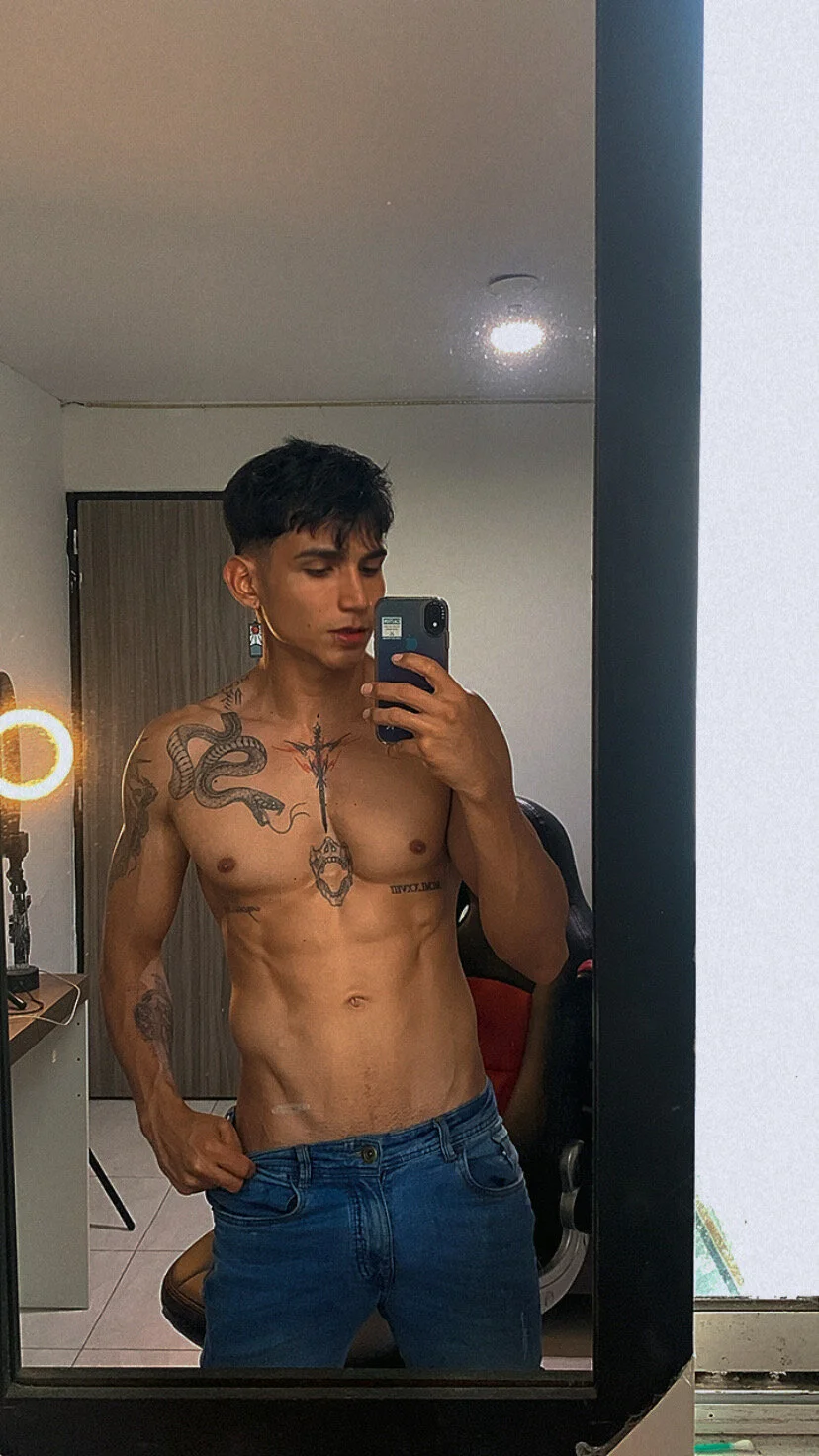 XXX Porn Photo of Nude muscle_boyhorny 108