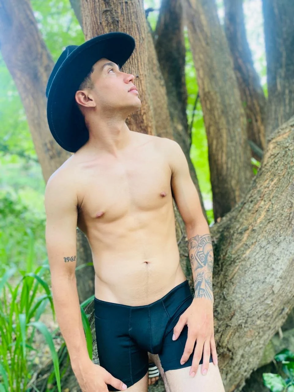 XXX Porn Photo of Nude JamesRoadd 4