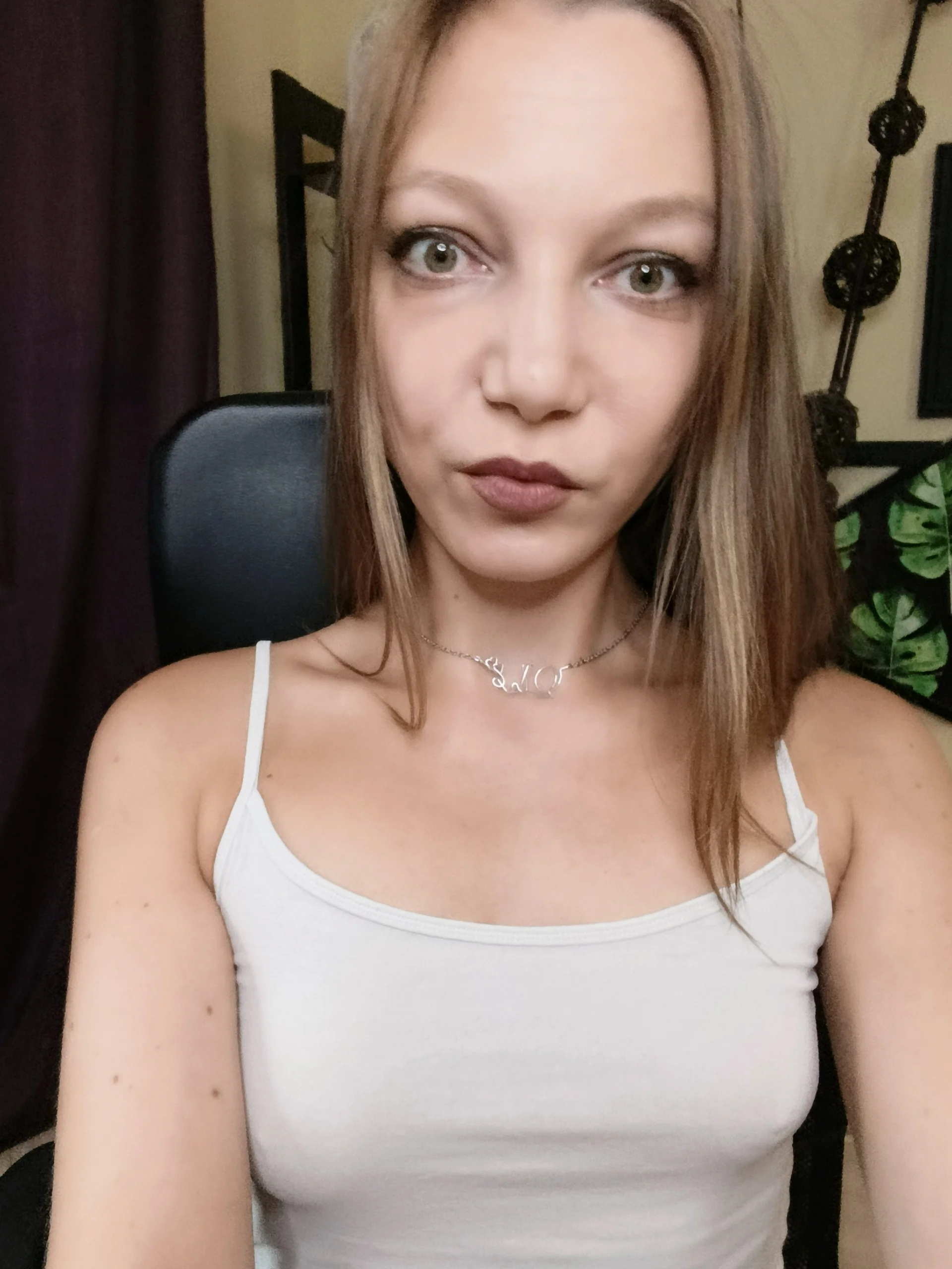 XXX Porn Photo of Nude EmillyPlay 7