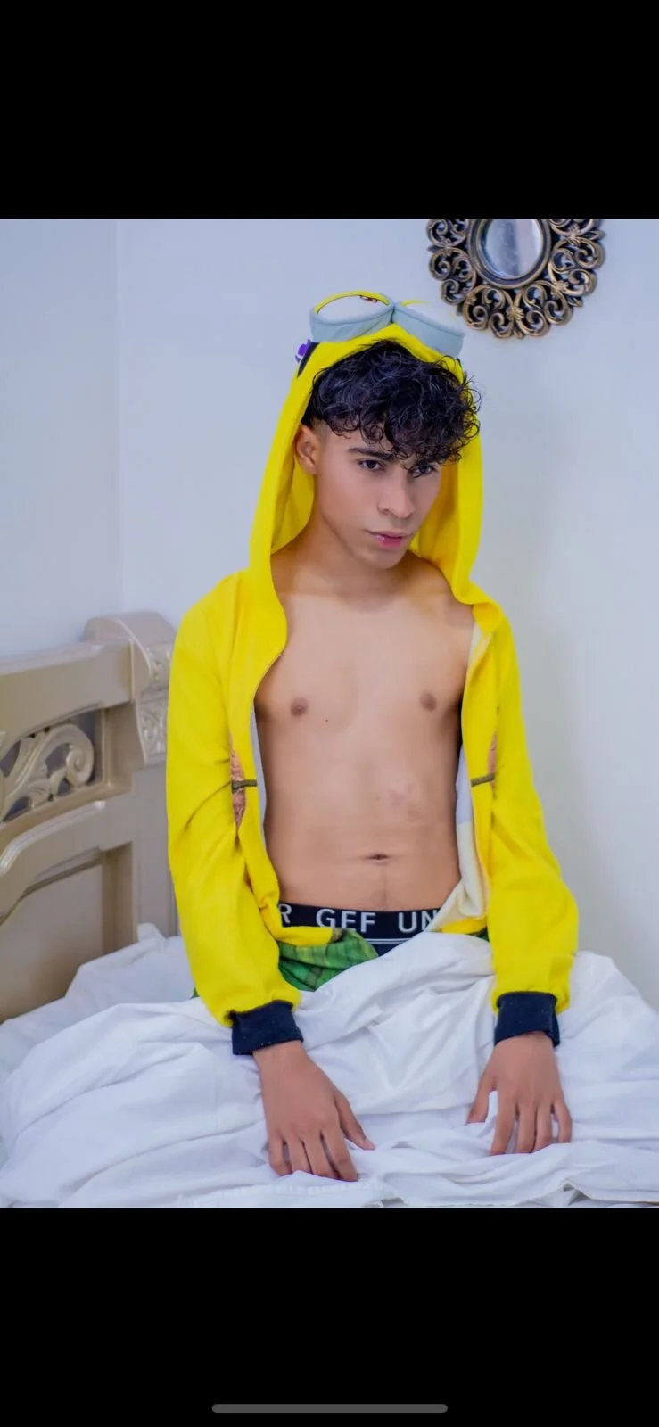 XXX Porn Photo of Nude huge_armound 2