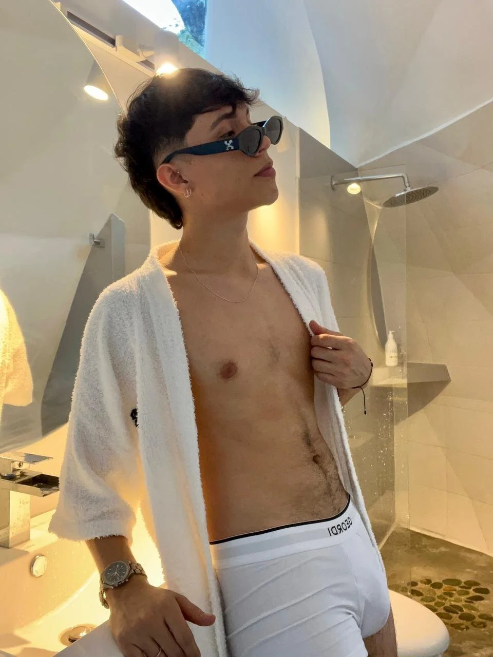 XXX Porn Photo of Nude AronTawers 5