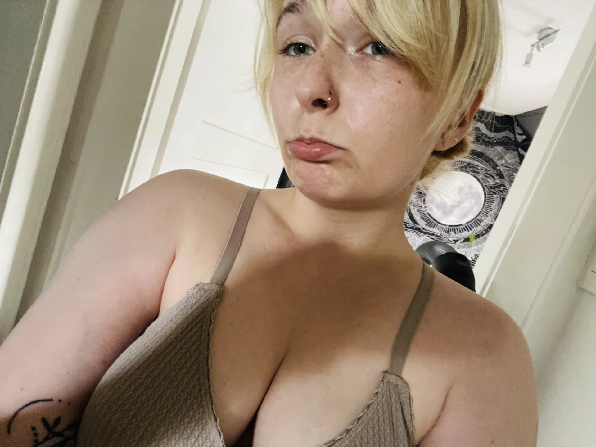 XXX Porn Photo of Nude Cariniii 1