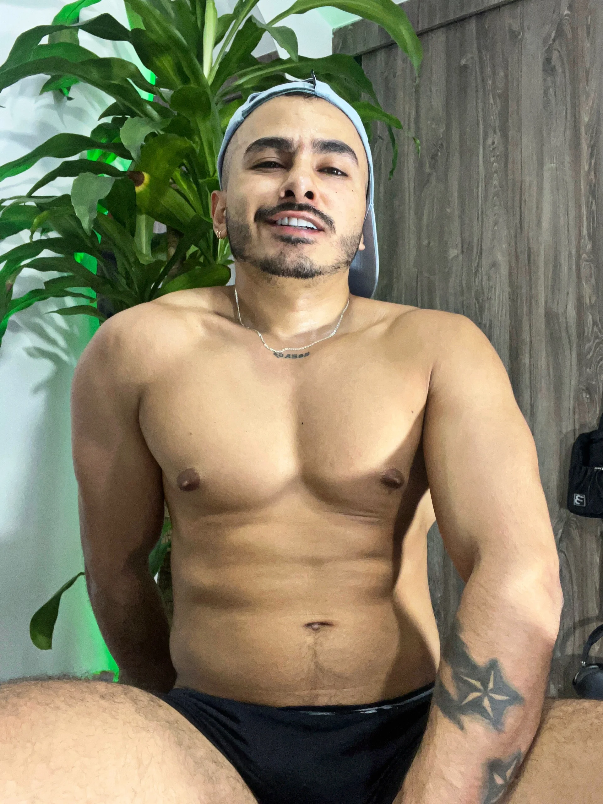 XXX Porn Photo of Nude LeooBigBoy 3