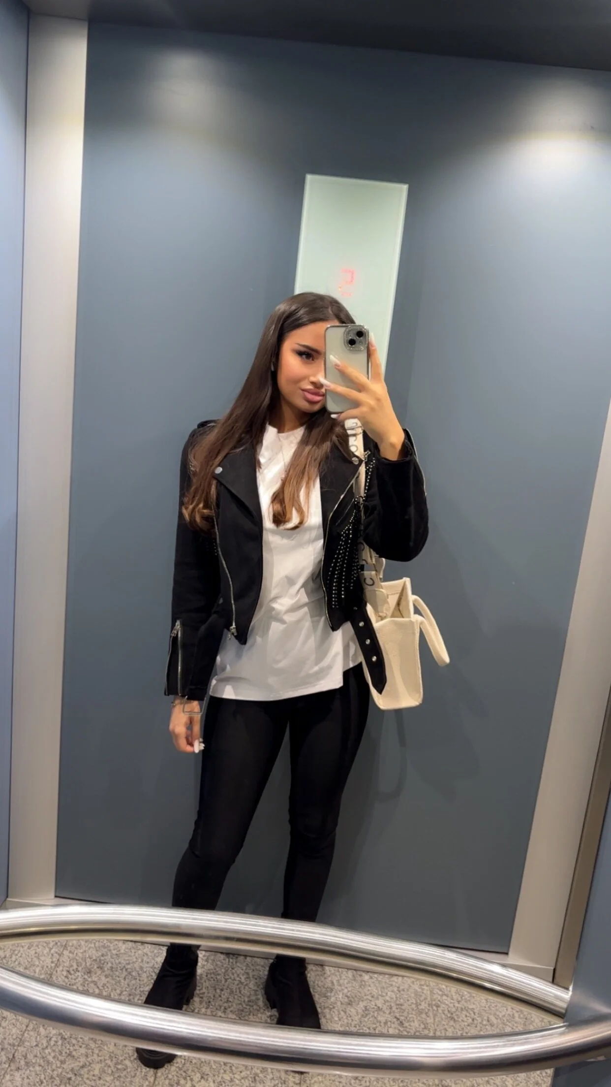 XXX Porn Photo of Nude _safir_ 69