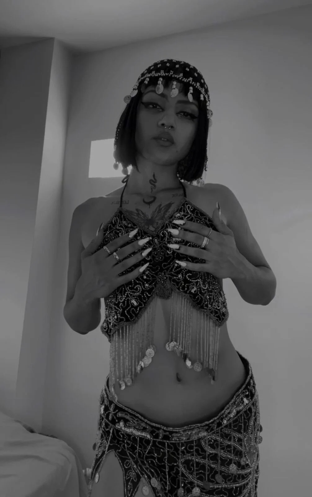 XXX Porn Photo of Nude revy_blacck 24