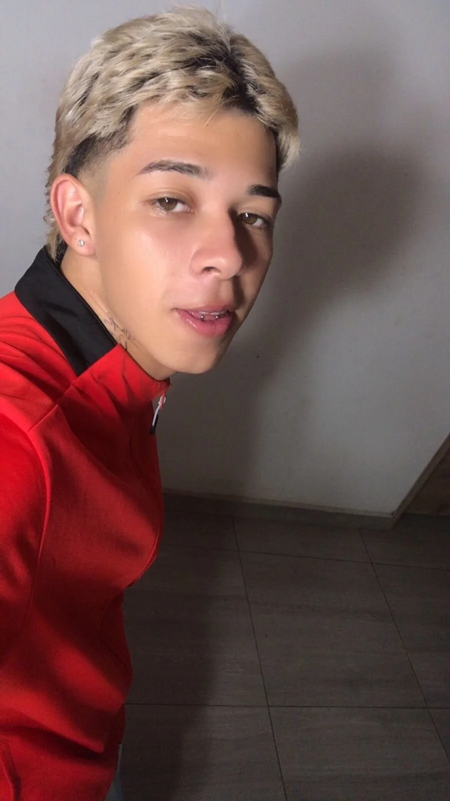 XXX Porn Photo of Nude Jaames_Boy 3