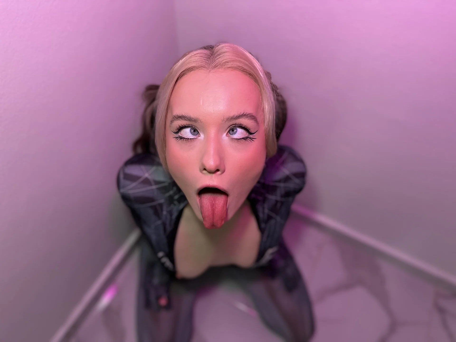 XXX Porn Photo of Nude _blowjob_queen 165