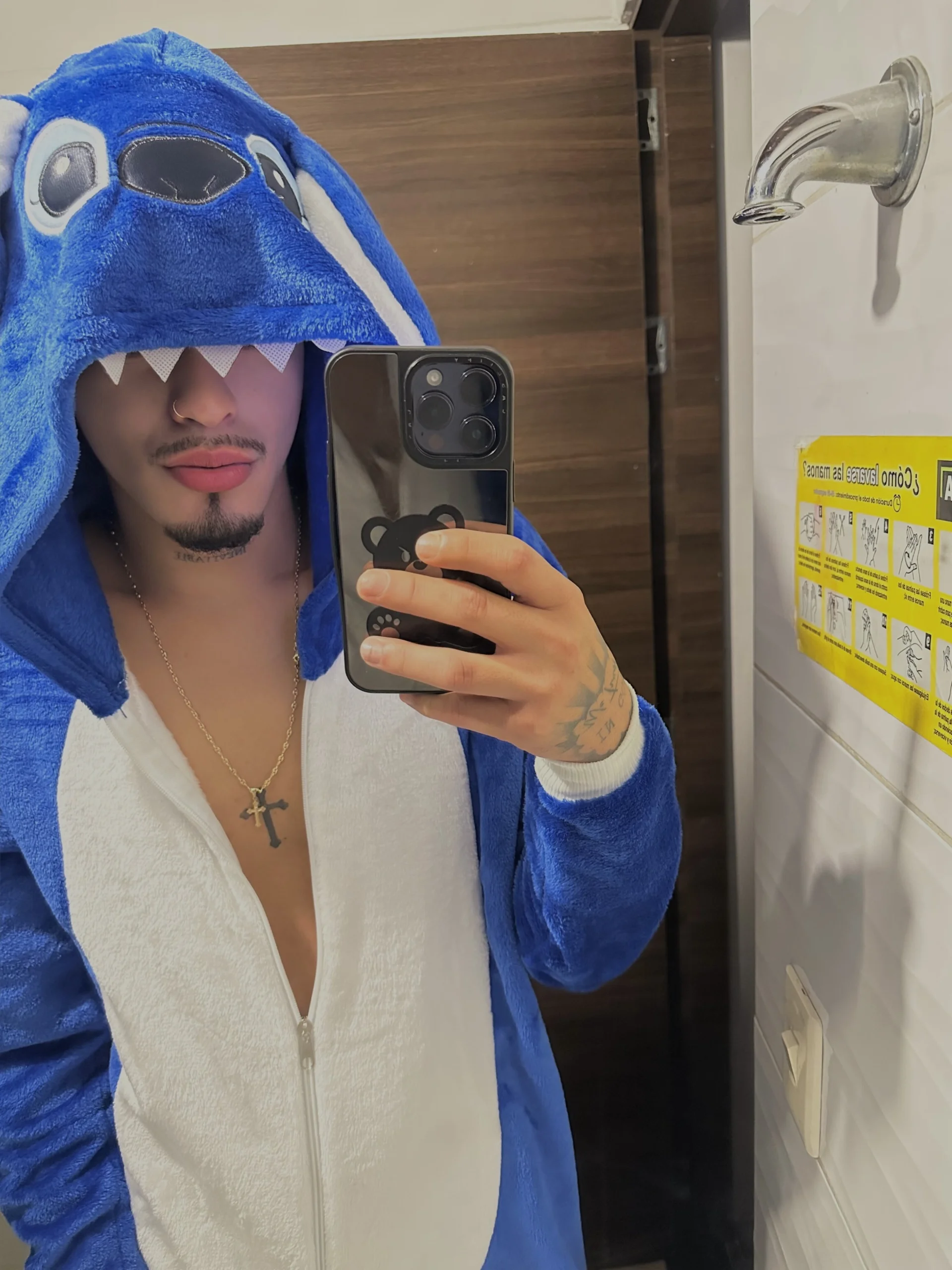 XXX Porn Photo of Nude huge_Santiago 10